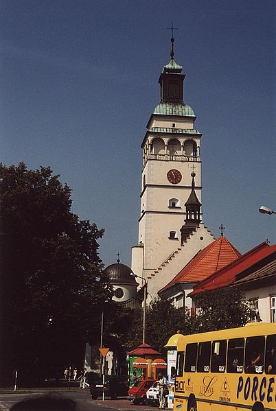 File:Żywiec, kościół pw. Narodzenia NMP.JPG