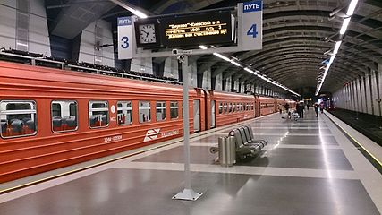 Електропоїзд ЕД4М на платформі Аеропорт Внуково