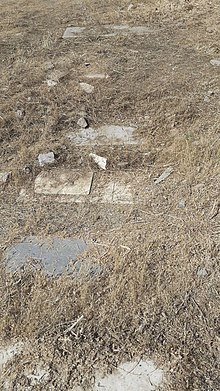 بی توجهی و رهاسازی قبور قدیمی در گورستان ابن بابویه