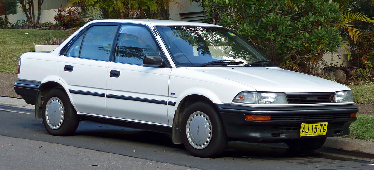 Toyota Corolla (E90) - Wikipedia
