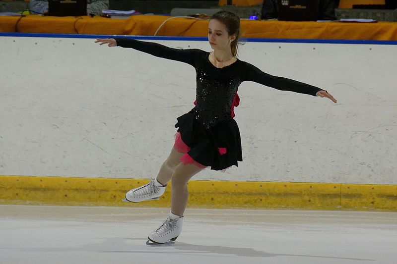 File:2016-11-26 11-16-36 dance-glace-patinoire-essert.jpg