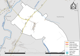 Carte en couleur présentant le réseau hydrographique de la commune