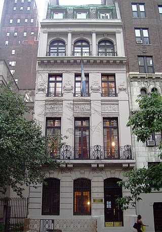 <span class="mw-page-title-main">Adelaide L. T. Douglas House</span> Historic building in Manhattan, New York