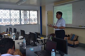 Jojit Ballesteros gives a lecture and demonstration on how to edit Wikipedia