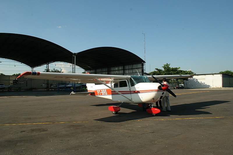 File:AEROCLUB MANAUS-AMAZONAS - panoramio (1).jpg