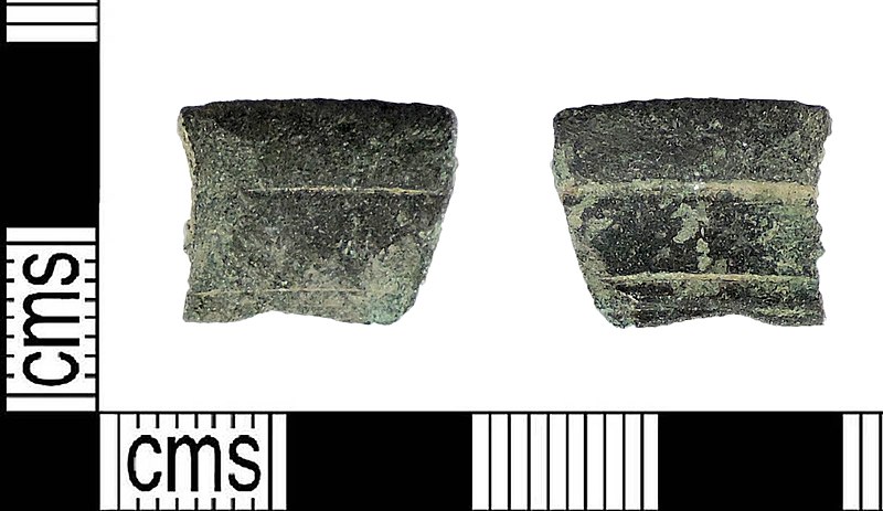 File:A Medieval vessel fragment (FindID 876643).jpg