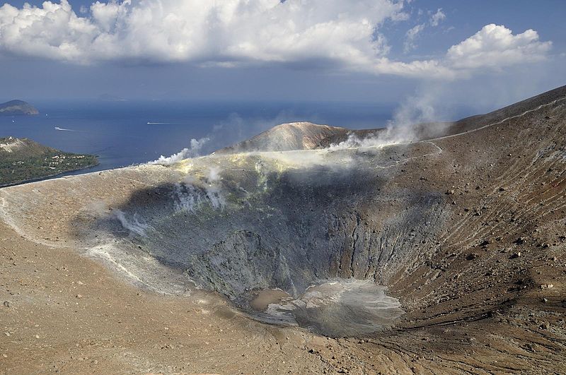 File:Aeolian Islands (17).jpg