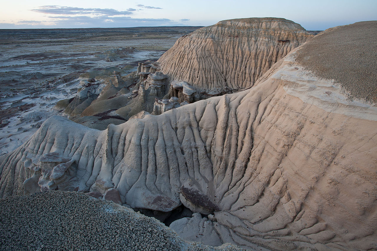 Техногенные бедленды. .А-Shi-sle-Pah, Нью-Мексико, США. Clay Hills.