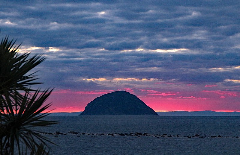 File:Ailsa Craig sunset.jpg