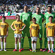 Algérie - Arménie - 20140531 - Islam Slimani (13), Nabil Ghilas (9) et Rafik Halliche (5).jpg