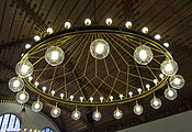 English: Chandelier of the old townhall in Munich. Deutsch: Leuchter im ehemaligen Ballsaal des alten Münchner Rathauses.