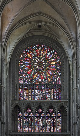 חלון רוזטה לוהב בקתדרלת אמיין