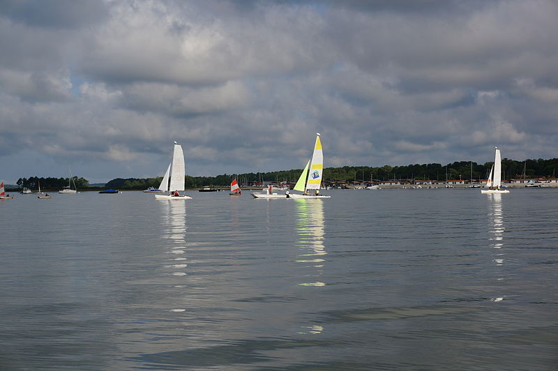 File:Andernos 33 Club de voile.JPG