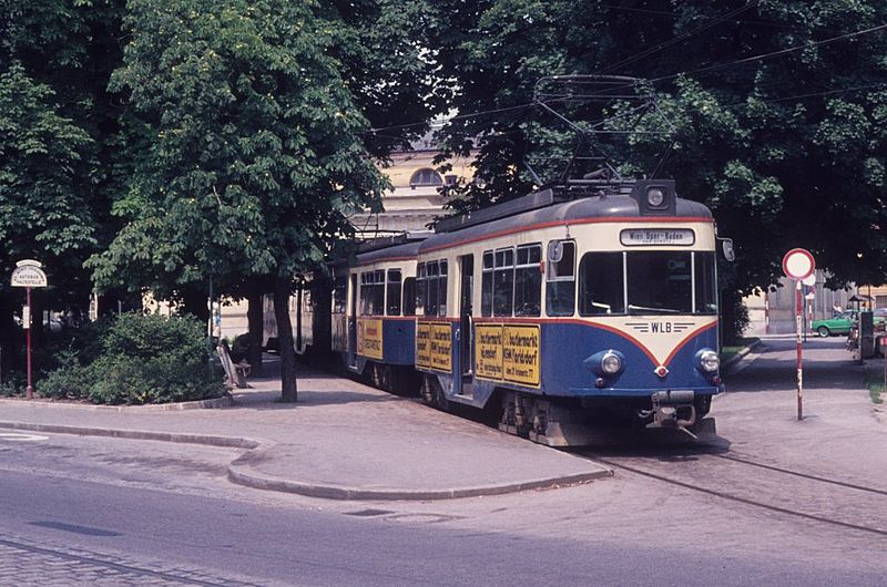 File:Baden-wlb-zug-josefsplatz-am-13-588837.jpg