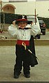 Bambino mascherato da Zorro per il carnevale italiano