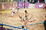 Deutsch: Beachhandball bei den Olympischen Jugendspielen 2018; Tag 6, 12. Oktober 2018; Mädchen, Hauptrundenspiel – Ungarn-Niederlande 2:1 English: Beach handball at the 2018 Summer Youth Olympics at 12 October 2018 – Girls Main Round – Hungary-Netherlands 2:1