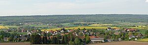 Blick von der Bundesautobahn 2 auf Auetal