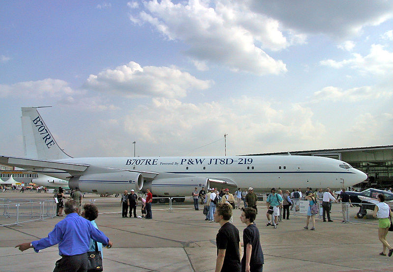 صورة:Boeing 707 RE - ILA2002.jpg