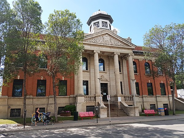 Image: Brandon Court House