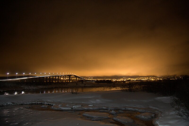 File:Bridge between Tromsø and Kvaløya.jpg