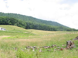 Vista di Burke's Garden, Virginia, dal centro del bacino