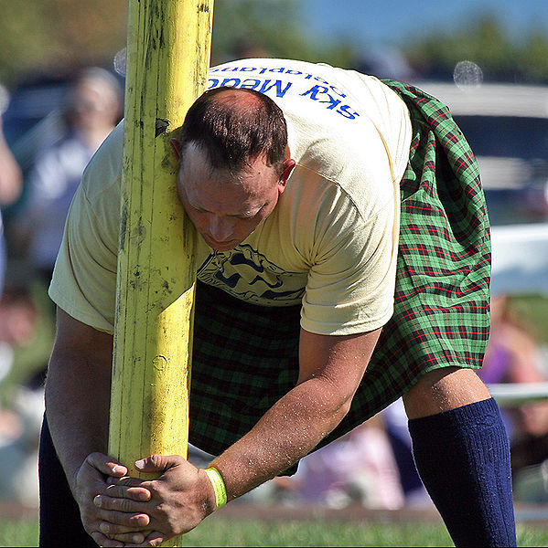 File:Caber Toss.jpg