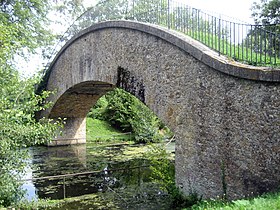 Le canal à Montry.