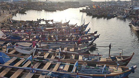 11th :Canoe transport in the beautiful sunset / by User:Gig deon