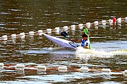 Deutsch: Kanusport bei den Olympischen Jugendspielen 2018; Tag 10, 16. Oktober 2018; Finale Jungen Einer-Kajak-Slalom: Lan Tominc (Slowenien, Gold) - Guan Changheng (China, Silber) - Tom Bouchardon (Frankreich, Bronze) English: Canoeing at the 2018 Summer Youth Olympics at 16 October 2018 – Boys' K1 slalom Gold Medal Race: Lan Tominc (Slovenia, gold) - Guan Changheng (China, silver) - Tom Bouchardon (France, bronze)