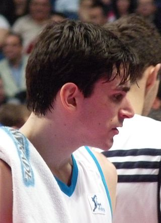 <span class="mw-page-title-main">Carlos Suárez (basketball)</span> Spanish basketball player