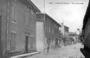 Chonas-L'Amballan, rue principale en 1912, p 57 de L'Isère les 533 communes - cliché H.B., Célard éditeur.tif