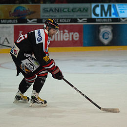 Christian Dubé - Fribourg-Gotteron vs. HC Bienne, 25.11.2011.jpg