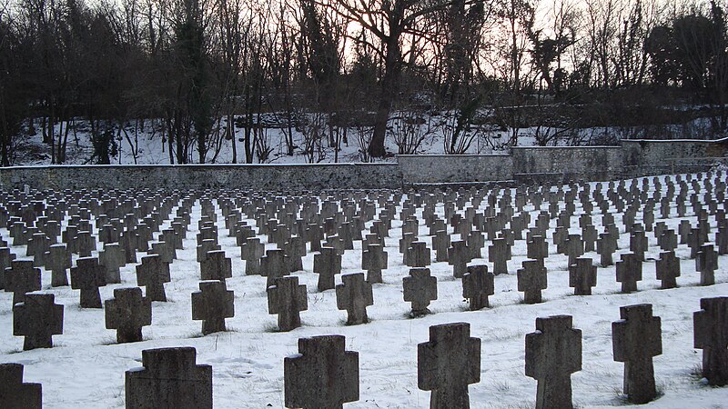 File:Cimitero Militare di Aurisina.jpg