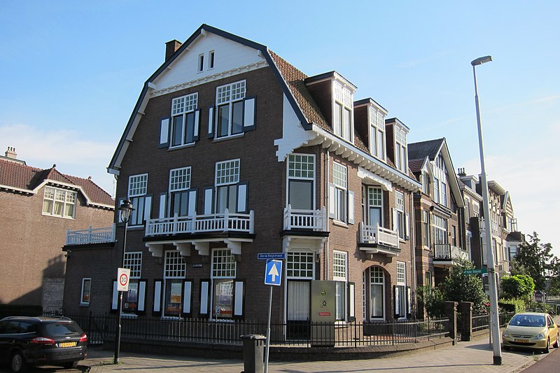 File:Circa 1900 architecture in the Transvaal district near Sonsbeek park - panoramio.jpg