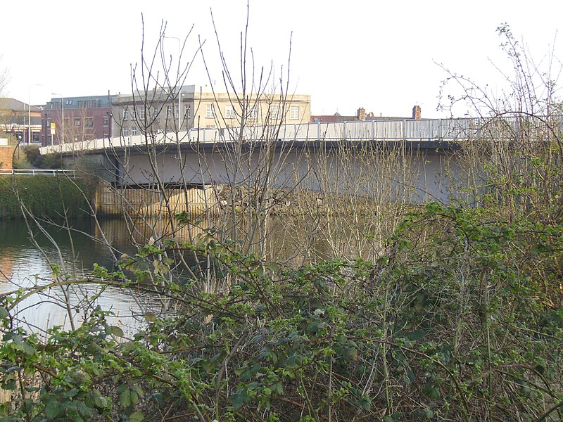File:Clarence Bridge, Grangetown.JPG