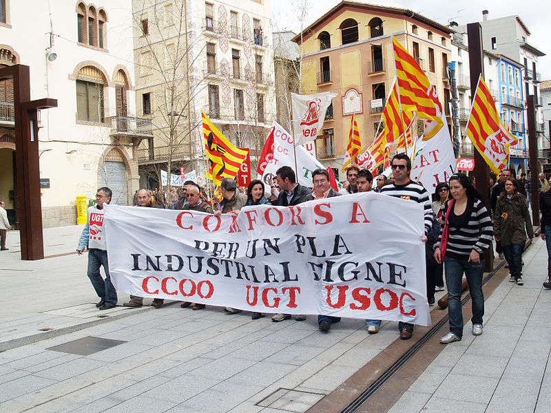 File:Comforsa Manifestació USOC UGT CCOO Ripoll.jpg