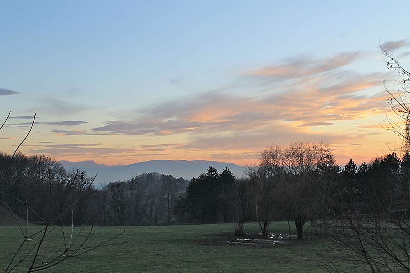 File:Coucher de Soleil dans le canton de Vaud - panoramio (17).jpg