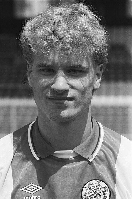 Fail:Dennis Bergkamp 1989, Bestanddeelnr 934-4782.jpg