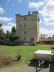 Donjon de Herrebouc dans le gers.jpg