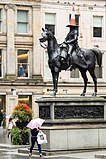 Duke of Wellington coned statue Glasgow.jpg