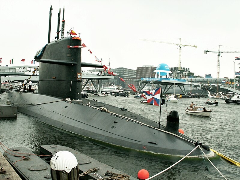 File:Dutch submarine Zeeleeuw.JPG