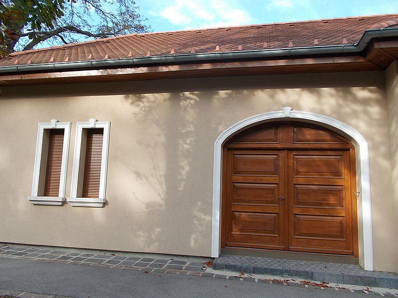 File:Dwelling building. Listed ID -12525. - 12 Táncsics Mihály Street, Gödöllő.JPG