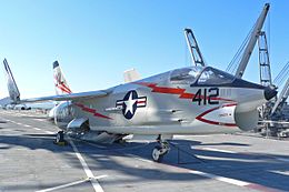 F-8 Crusader på Hornet 2.jpg