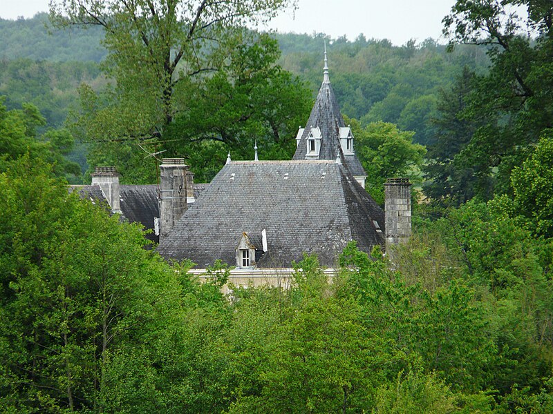 File:Feuillade château petite Mothe.JPG