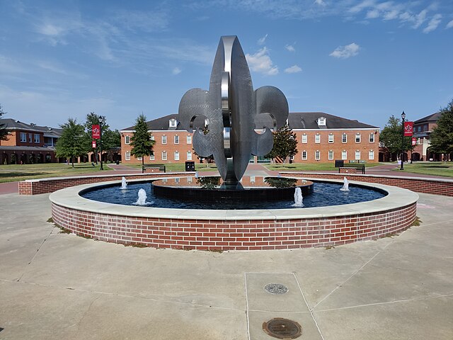 Fleur-di-lis fountain in UL Quad