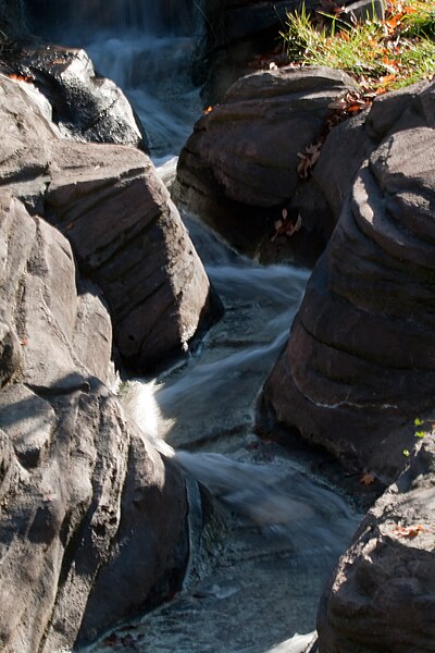 File:Flowing water in Colorado Zoo (4226966525).jpg