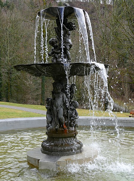 File:Fontaine du parc Thermal 2018 b.jpg