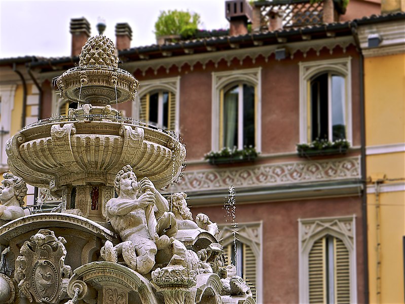 File:Fontana Masini, il simbolo di Cesena.jpg