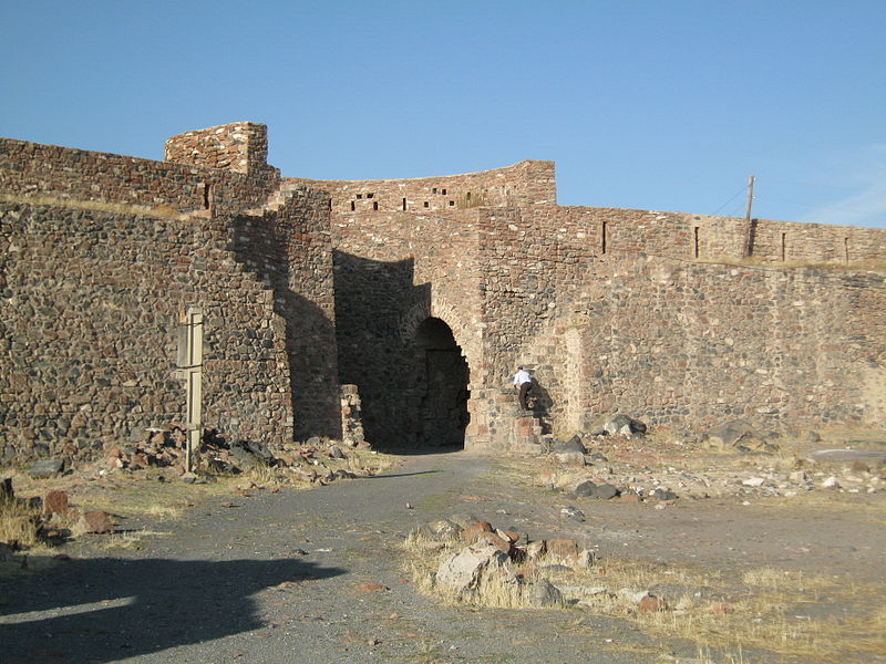 Fortress of Dashtadem 01.JPG