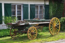 Vieux chariot à Foucaucourt-sur-Thabas (Meuse).